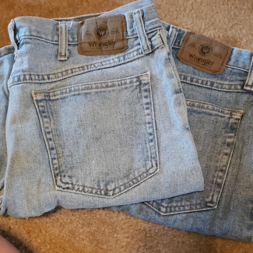 Shorts - Picture 4 of 4